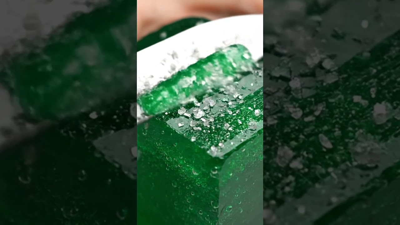 Emerald Kohakuto CRUNCH! 🔪✨ 