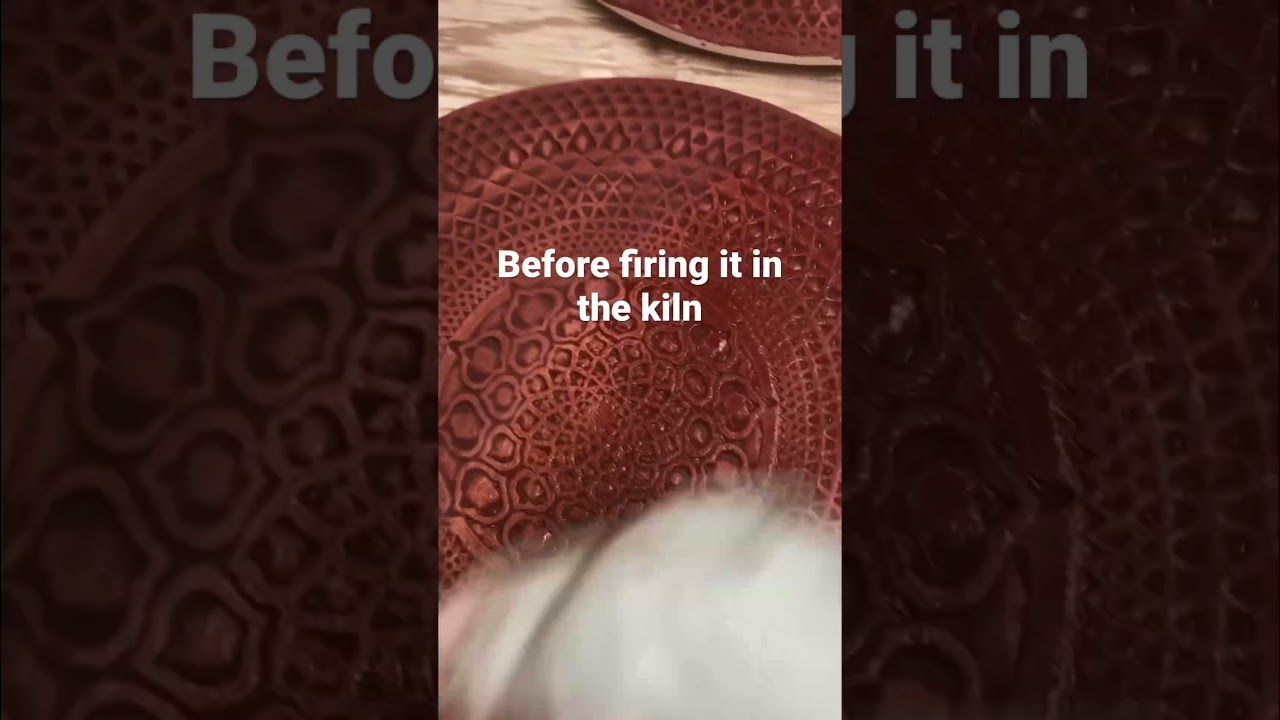 Iron oxide as a finish for ceramic pieces 