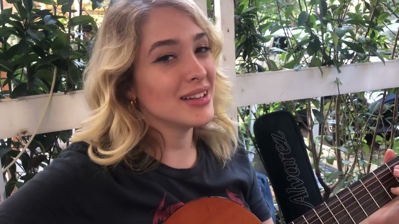 Teledurruti - Alessandra Tumolillo canta “Chesta sera” di Nino D’Angelo