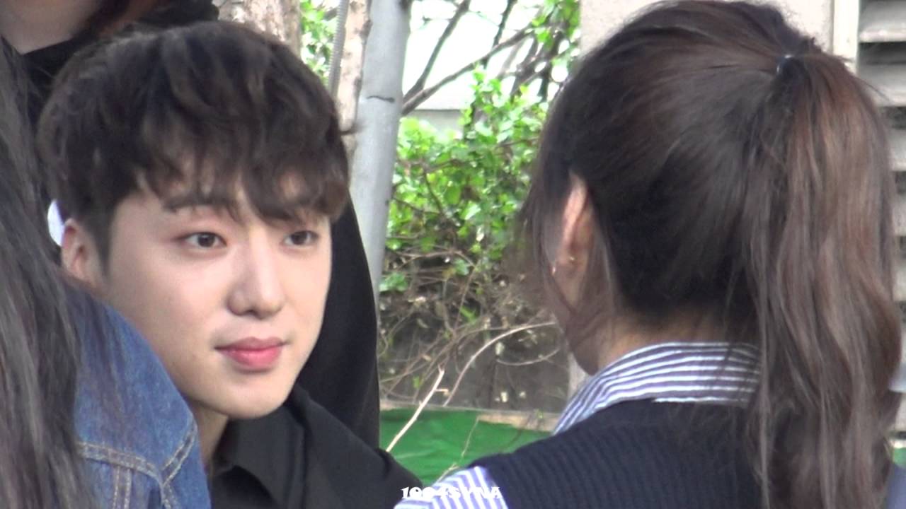 160403 동대문 위너 팬싸인회 : 강승윤 눈에서 꿀 떨어진다  Kang Seungyoon