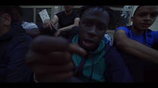 Mamini - Dans le Hall
