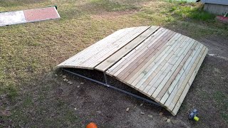 I made a bridge/hump for my track.