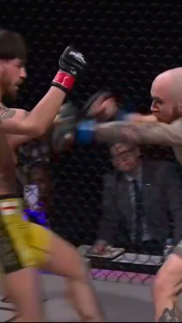 Louis Lee Scott sent Sam Robinson to the shadow realm! #PFL #MMA #Shorts
