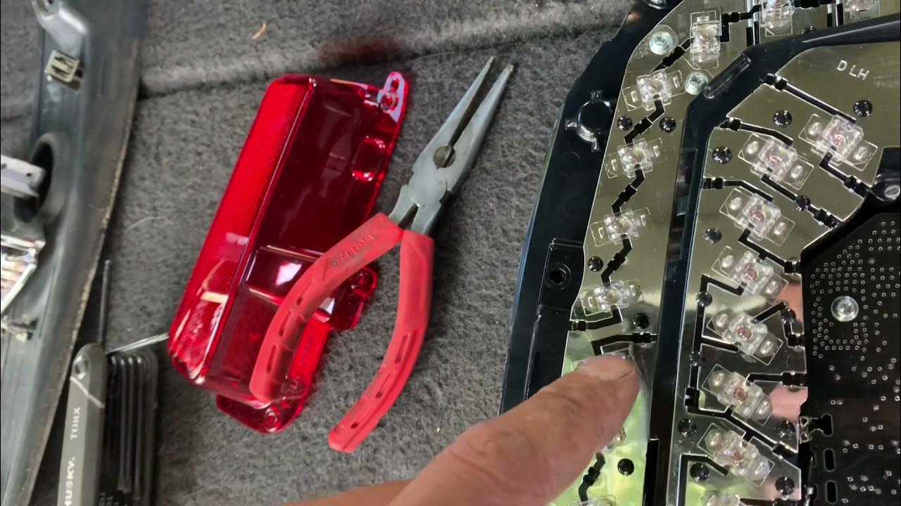 2015 - 2020 GMC Yukon “Tail Light” Fix, How to fix Led Brake light