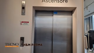 [Funny Video] Elevator Quintet - 2010 Tecno hydraulic elevator@H&M Parma D.Store, Parma, Italy