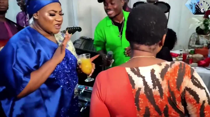 NKECHI BLESSINGS SCATTERED THE DANCE FLOOR AS ROYAL HUGS SUPRISES CEO SPRAY HER FOREIGN CURRENCY