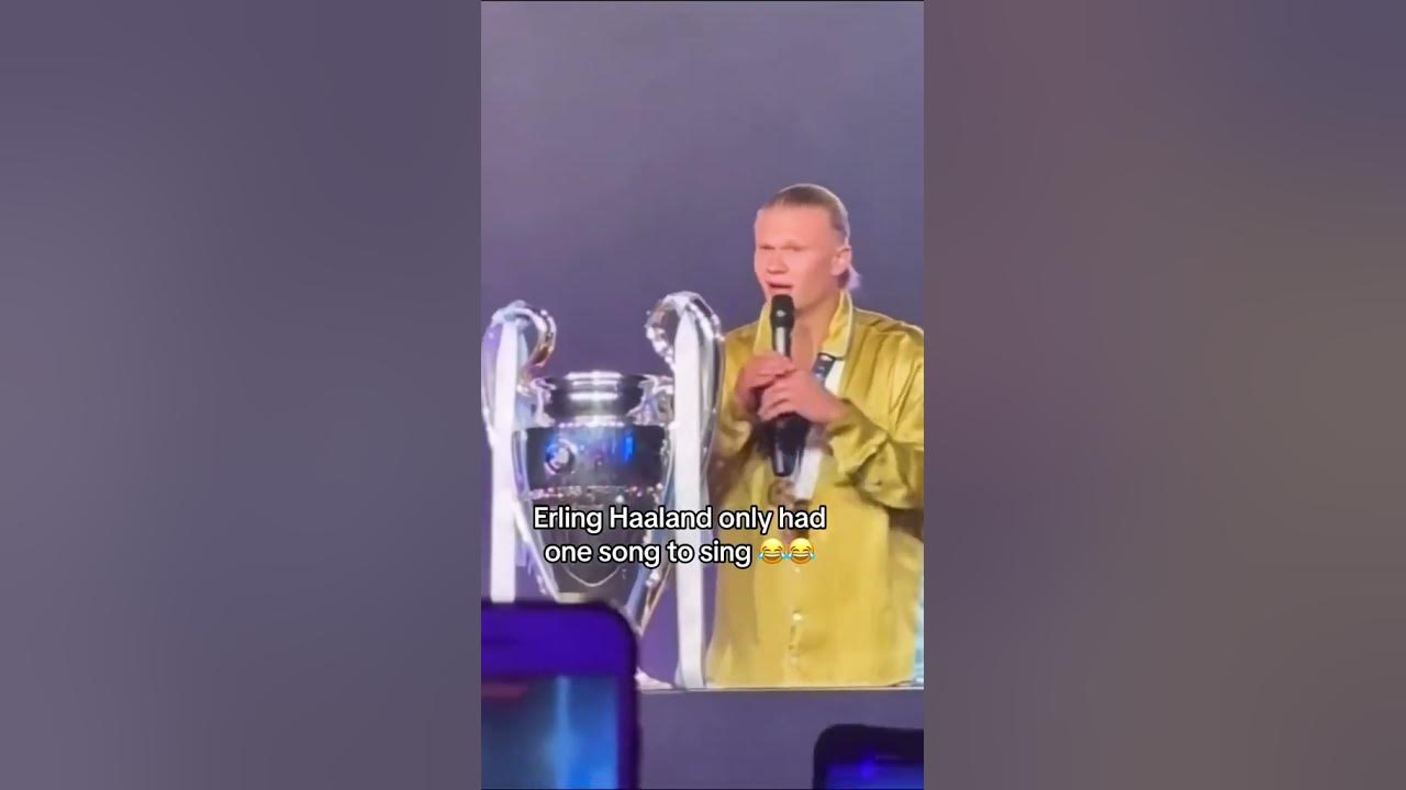 Erling Haaland had jokes at Man City's parade 😂 (via FodenCTID/Twitter)  #shorts 