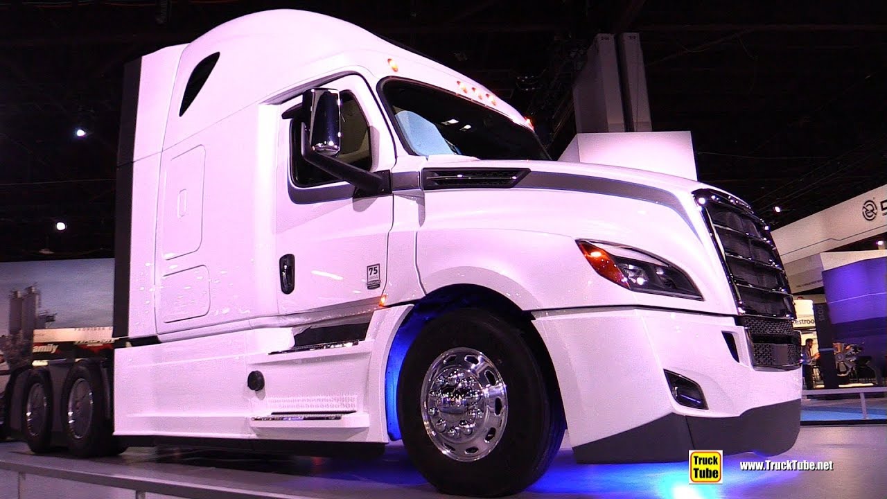 2018 Freighliner Cascadia Raised Roof Sleeper Truck Walkaround 2017 Nacv Show Atlanta