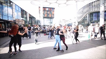 5/9 International Zouk Flashmob Day #7 2018, Utrecht Central Station, sat. 15 sept 2018 (front view)