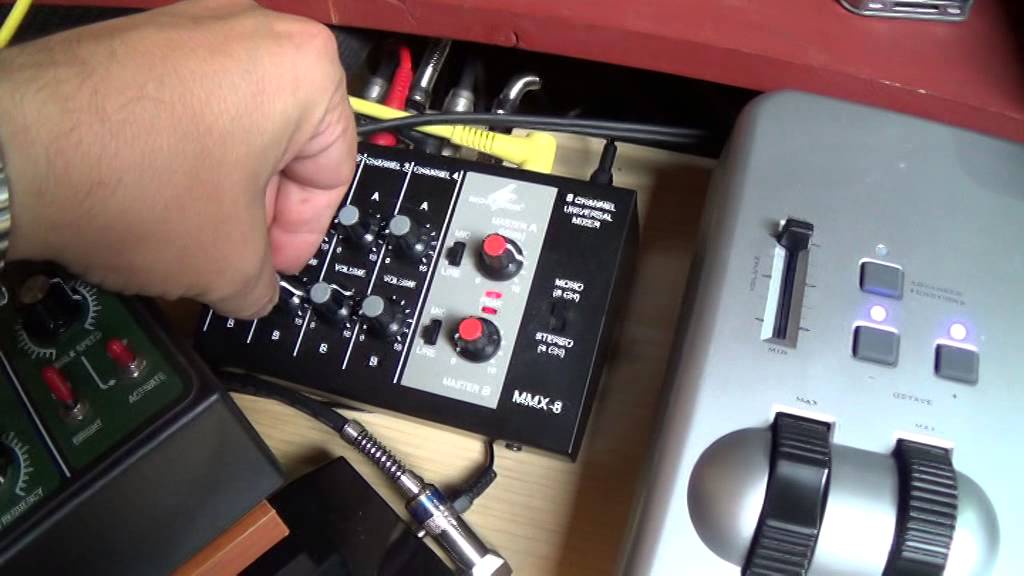 ANALOG GROOVE WITH URZWERG AND DARK ENERGY