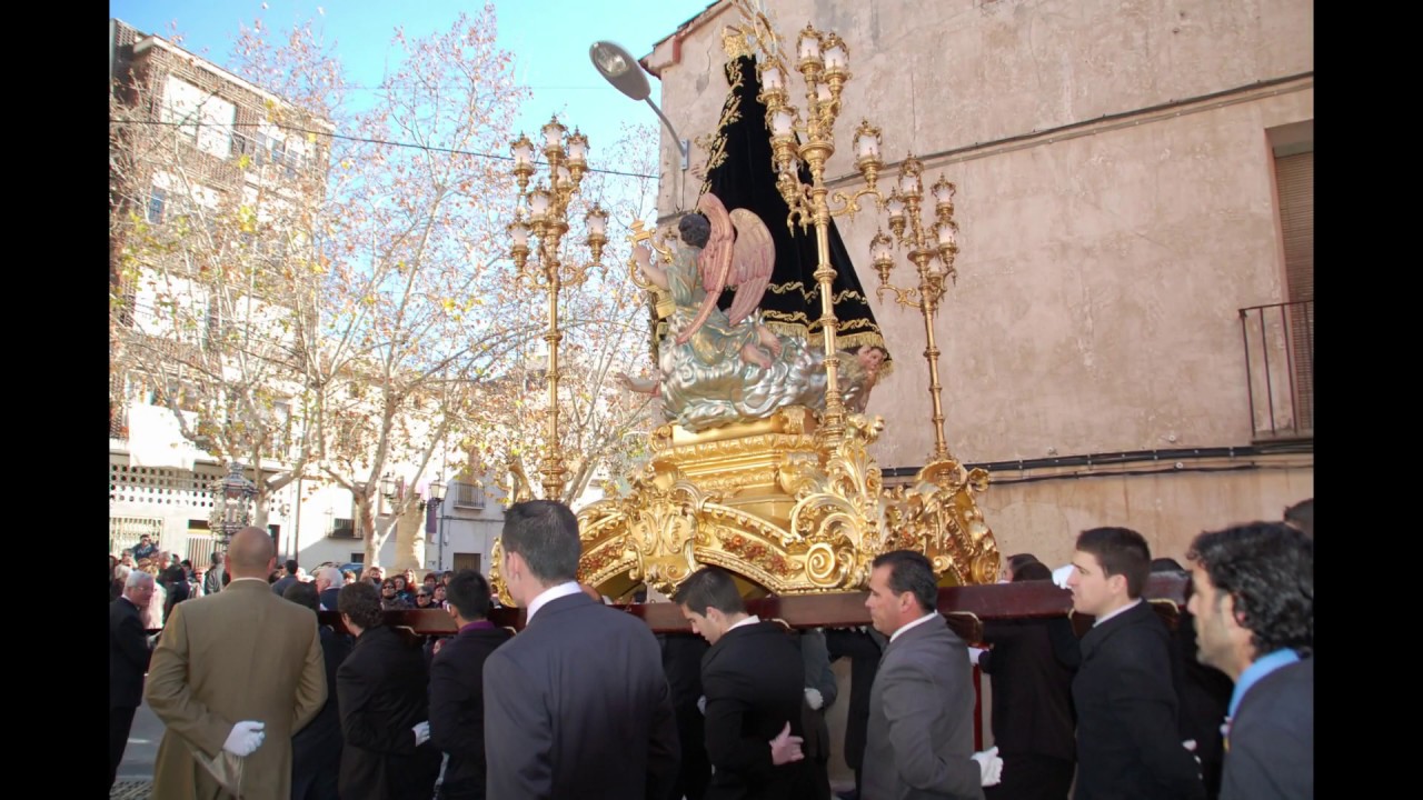 Castalla prega a la Mare de Déu