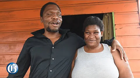 Blinded by love, Dwayne Walker chased her until sh...