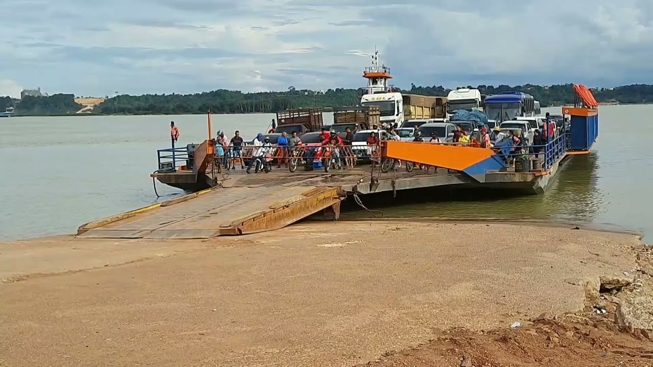 Travessia da balsa Rio Tapajós Itaituba PA # 103