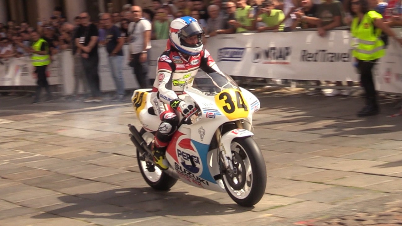 Kevin Schwantz Riding his 1989 Pepsi Suzuki RGV 500 Bike in Turin