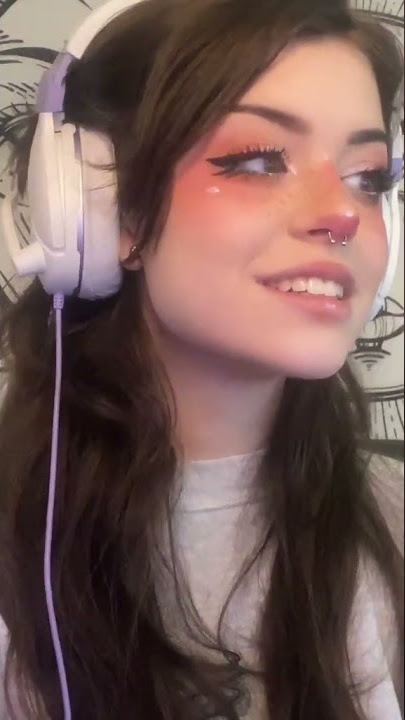 LMFOAHDJSH IM IN CLASS AND I WAS FILMING A TIKTOK AND I REALIZED I WAS UNMUTED AH #foryou