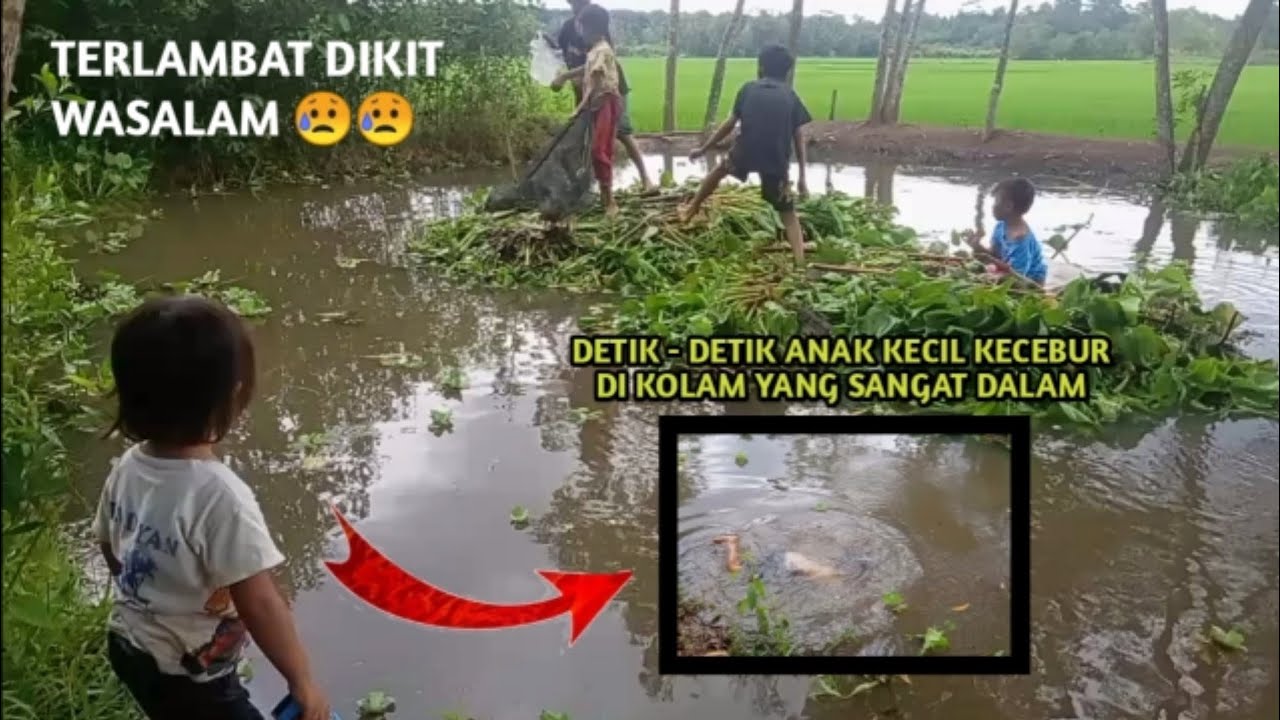 Anak kecil tercebur ke dalam air kolam yang dalam