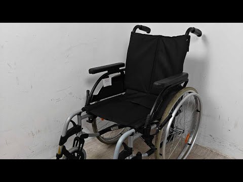Складний інвалідний візок 45 см Breezy Basix 2 б/в, видео 1