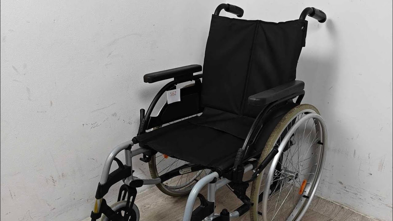 №562. Складний інвалідний візок 45 см Breezy Basix 2 б/в