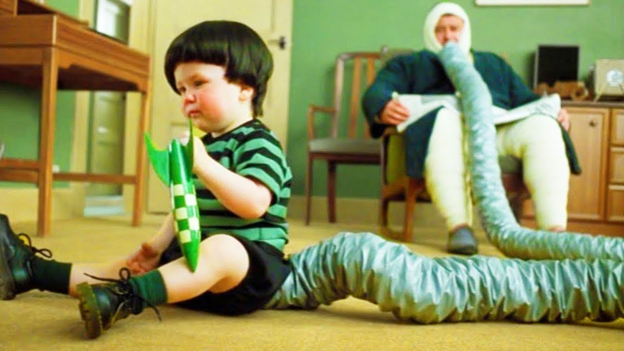 طـ فل عنده معدتين يطلق غازات قوية 😂 لدرجة أنه يستطيع تحويلها إلى صـاروخ 😱| ملخص فيلم بالدارجة