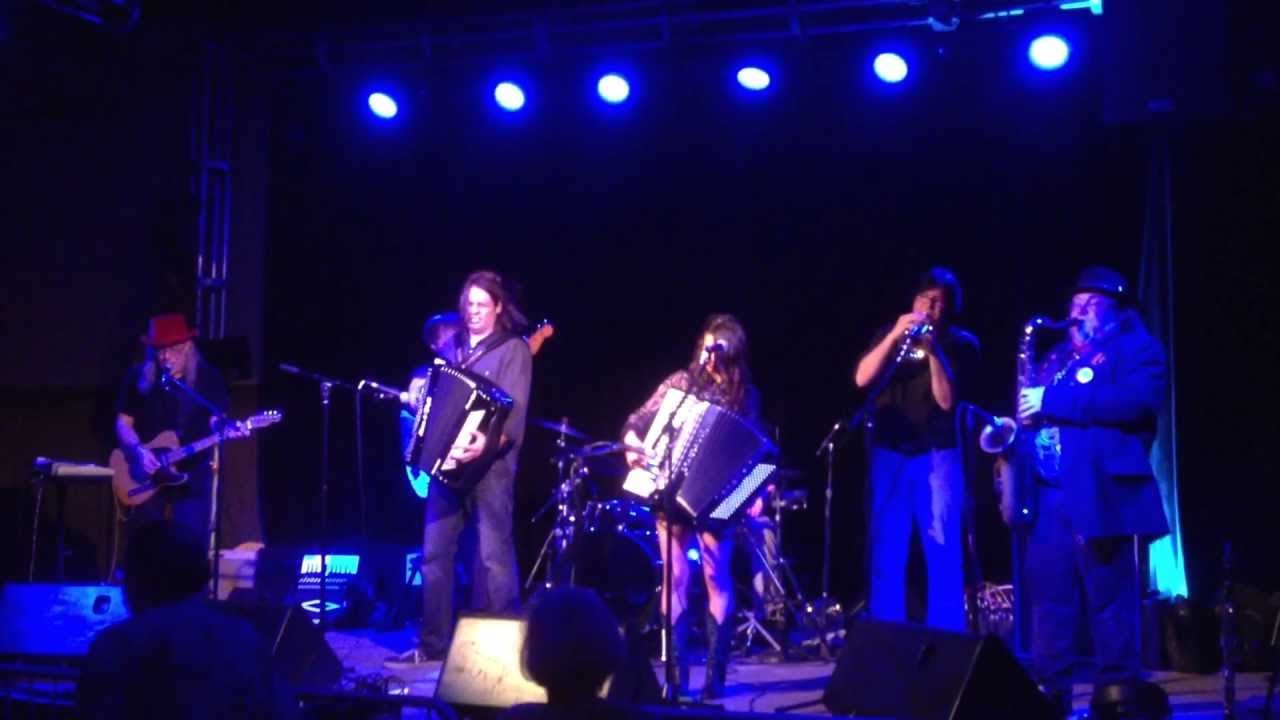 Guzevich, Meixner and Brave Combo