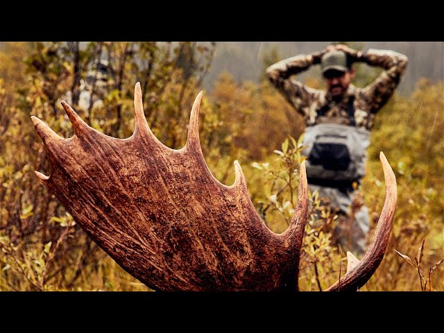 Blazing Paddles: The Moose Hunt of a Lifetime | Worldwide Trophy Adventures class=