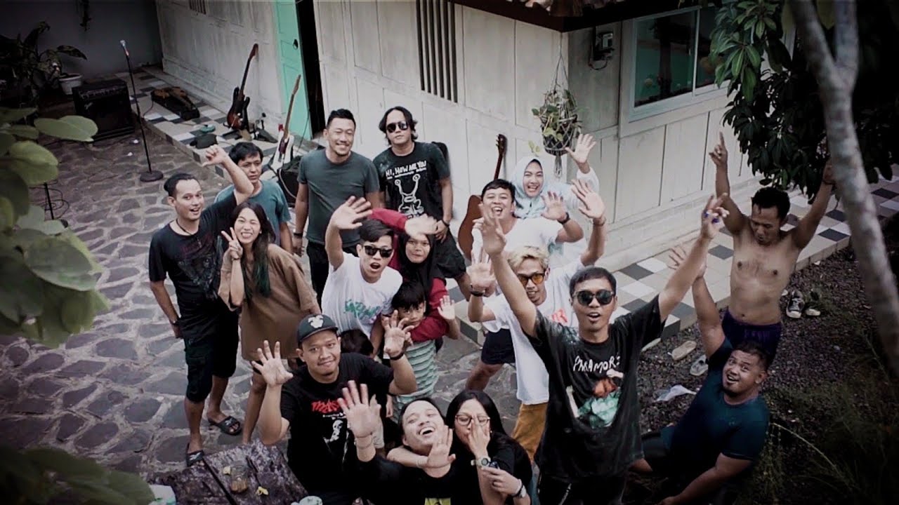 SORE HARI - rumahku rumahmu (official music video) - YouTube