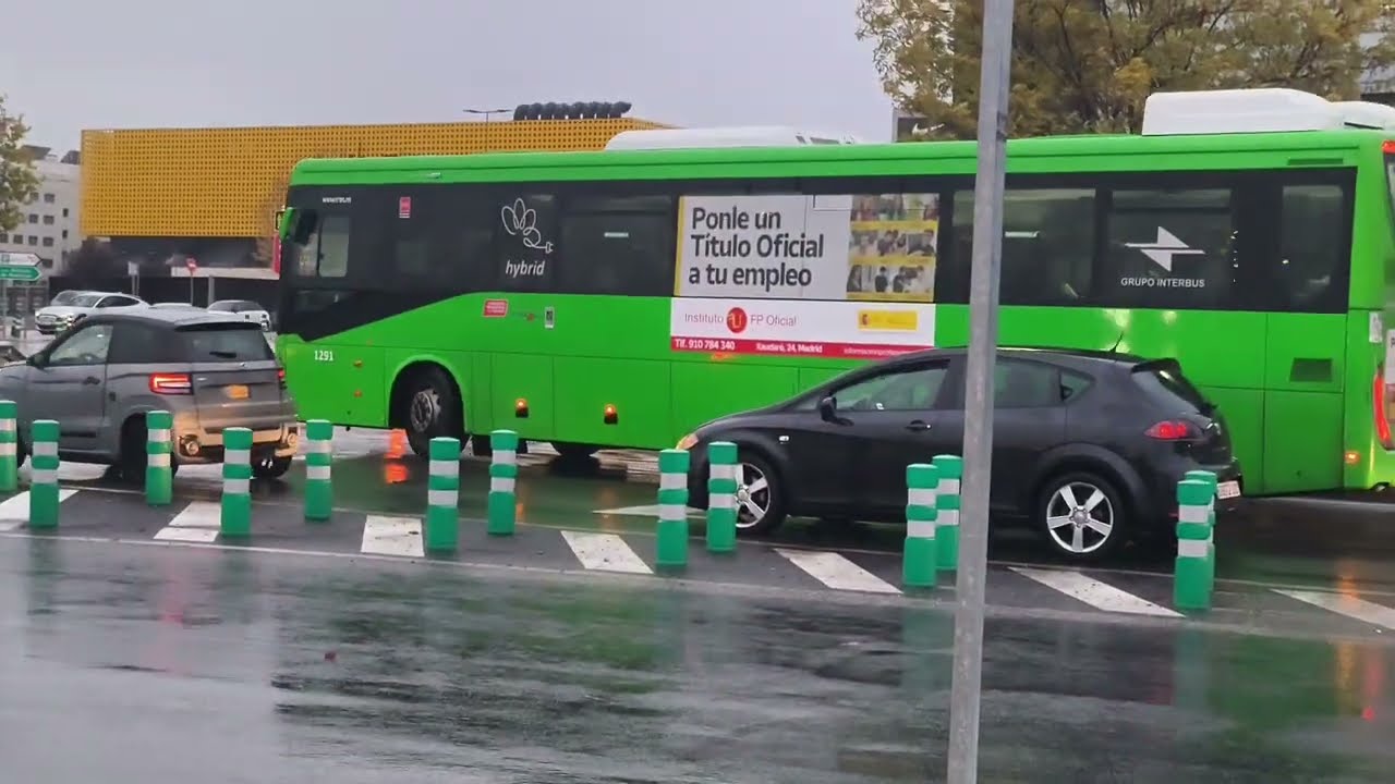 Autobuses por el Centro Comercial Alegra (Noviembre 2025)
