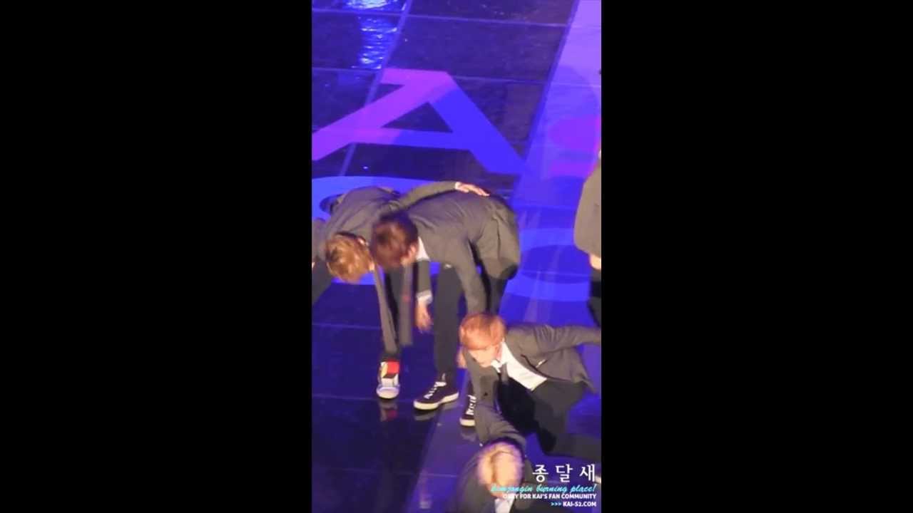 131009 Asia Song Fesitval : EXO WOLF(늑대와미녀) KAI Focus