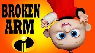 Incredibles 2 Jack Jack BREAKS ARM! Mrs Incredible Babysits Jack-Jack \& Moana