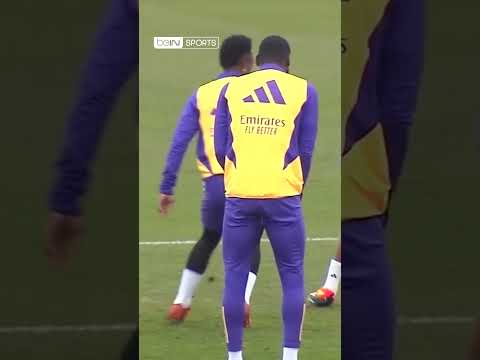 🤣 #Vinicius et #Bellingham font les clowns à l'entraînement ! #shorts