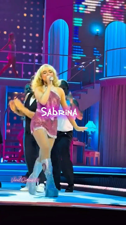 Sabrina Carpenter Got Everyone to Text Their Exes?! 😳📱#sabrinacarpenter #shorts