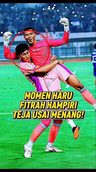 A touching moment as two Persib goalkeepers embrace! #persib #persibbandung #persibnews #shorts