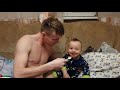 Папа не ешь мой банан!!!!/Dad don&#39;t eat my banana!!!!