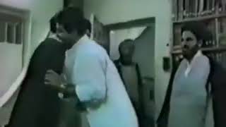 مقطع نادر لزعيم الحوزة العلمية السيد الخوئي و صهره الشهيد السيد المستنبط و أبناءه الشهداء