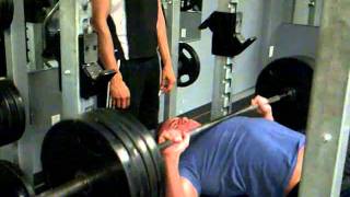 4 plates flat bench press. 405 flat bench press