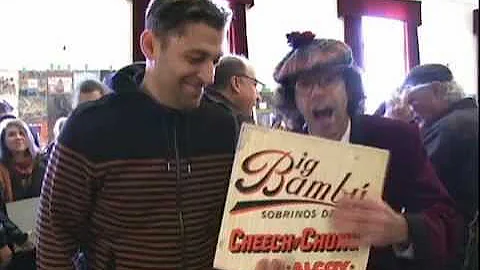 Nardwuar @ the Main Street Vinyl Record Fair - Che...