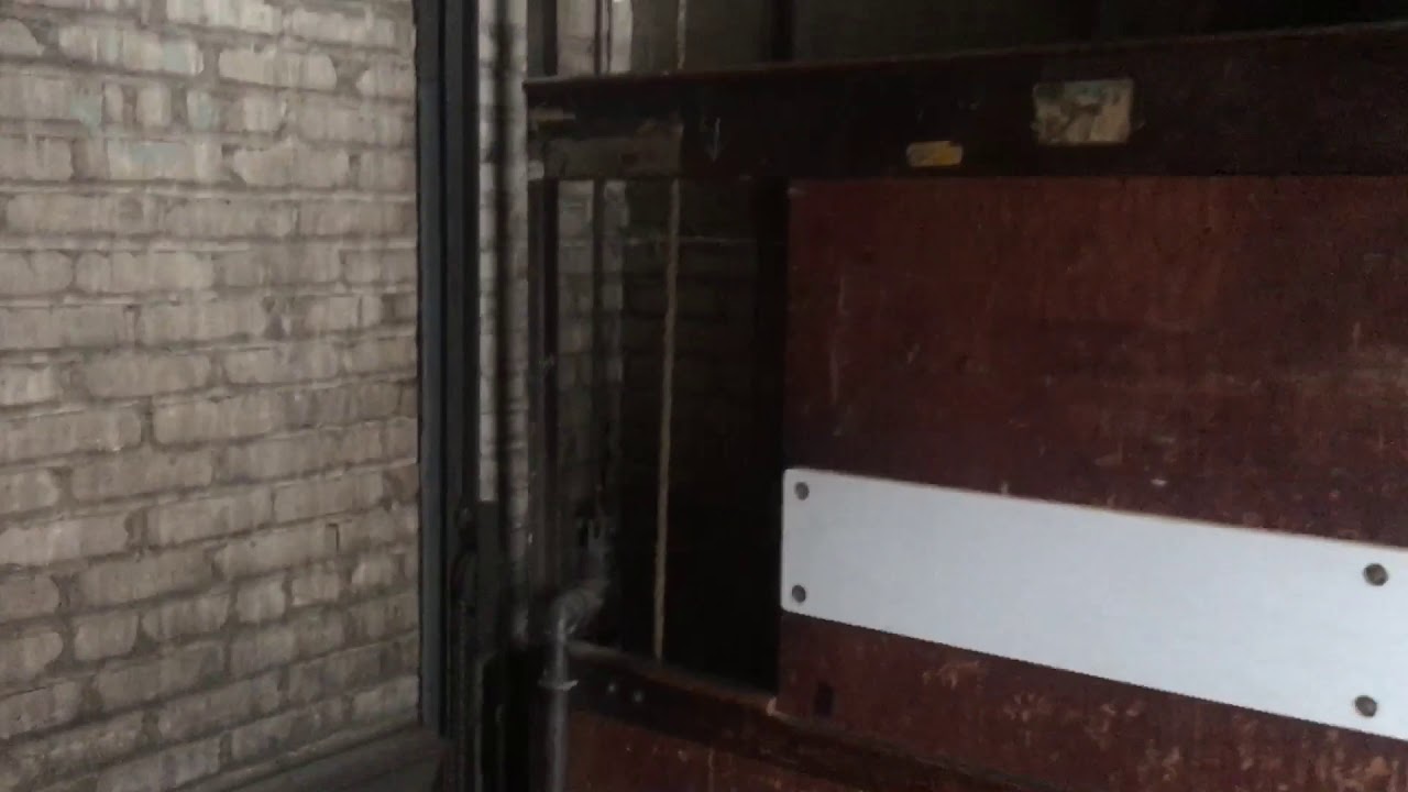 AMAZING PULL THE ROPE ELEVATOR IN MILWAUKEE!!!! YouTube