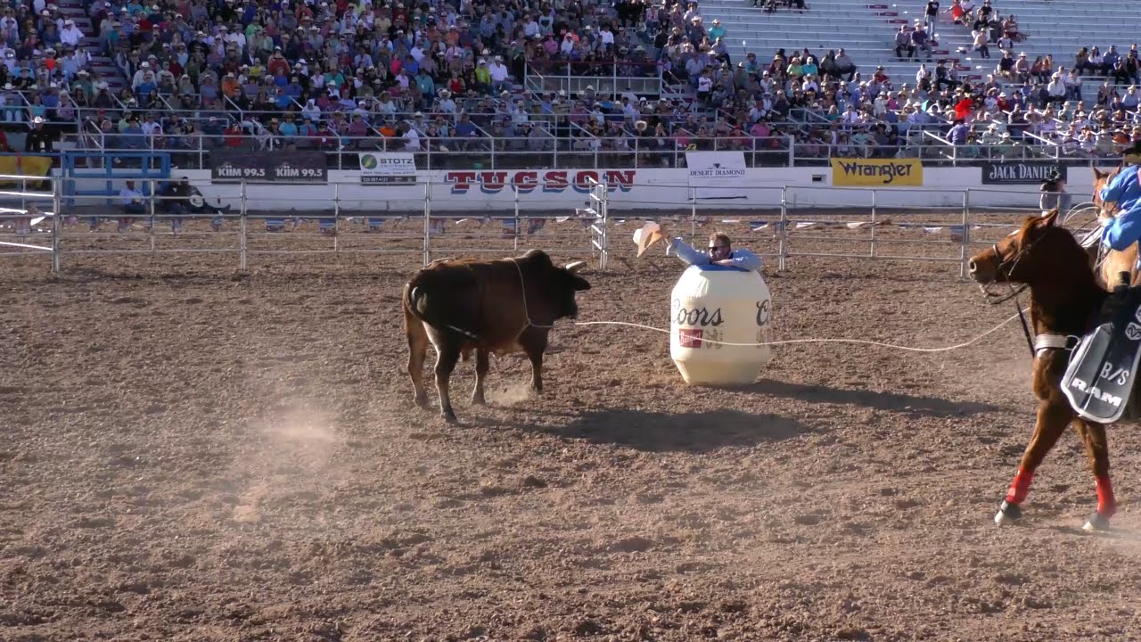 Famed rodeo clown entertains at Tucson Rodeo - YouTube