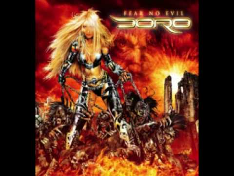 Doro Pesch und Tarja Turunen - Walking with the angels [Fear No Evil:2009]