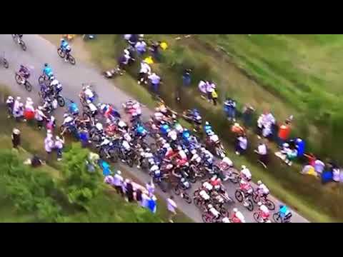 Видео: Зритель, попавший в аварию на этапе 1 Тур де Франс, арестован