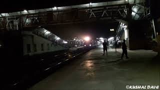 Goa Rajdhani Express in ALCO Days Crossing Navsari (DEC-2016)