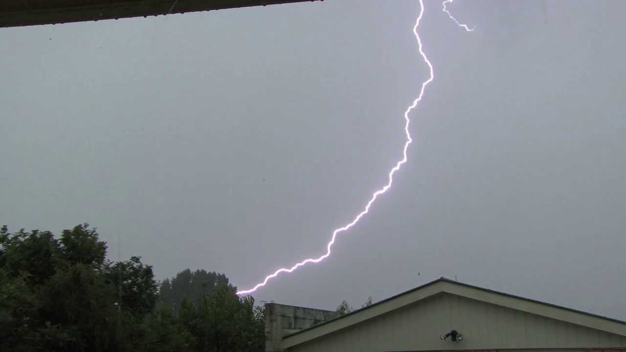 Lightning Strikes in WHAKATANE NZ awesome sport