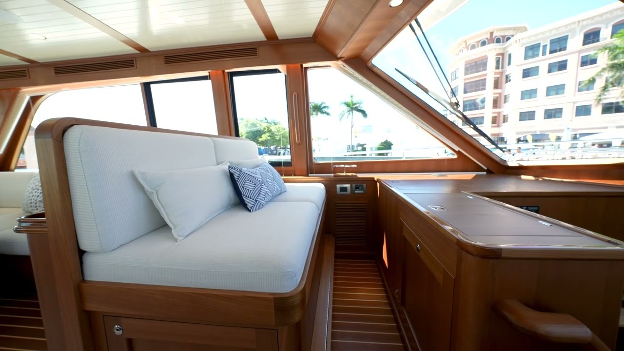 Hunt Yachts Ocean 63 Flybridge