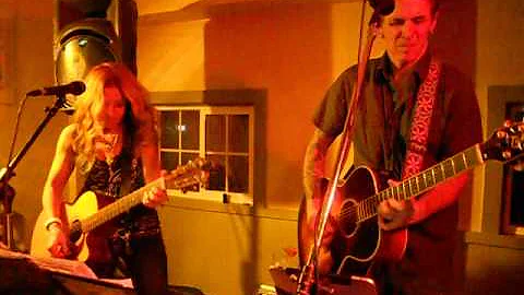 Lisa Guyer and Chris Lester @ The Pasta Loft -"Fin...