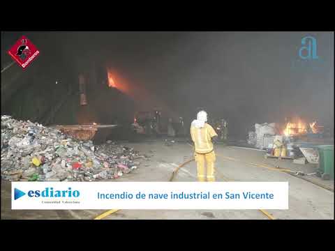Incendio de nave industrial en San Vicente