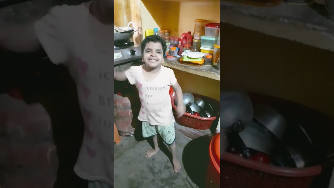 kitchen me kya aata hai