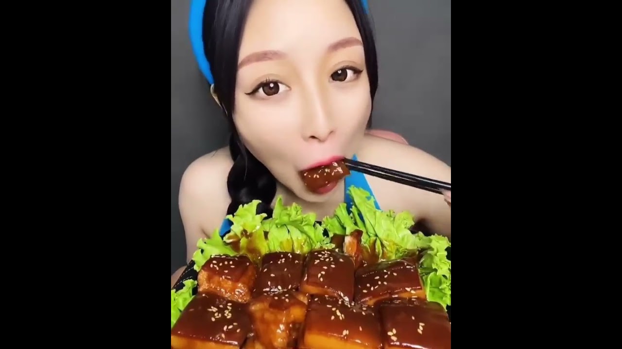 eating ,pork skin 😋🥰🥰🥰🤗 YouTube