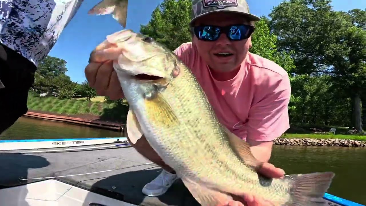 Lake Gaston bass fishing- Dock skipping and scoping