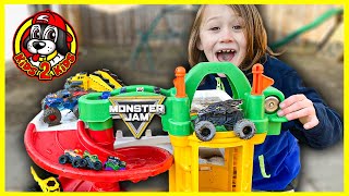 Monster Jam Toys 💦 CAR WASH GARAGE💦 Color Change Batman & Superman, Mini Monster Trucks & Dirt Squad
