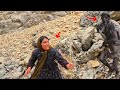 Trapped in the Mountains:A Pregnant Woman's Terrifying Escape from a Mysterious and Terrifying Beast